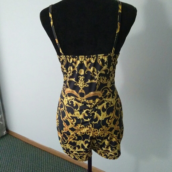 PRINT FRONT TIE ROMPER/ON HOLD - Picture 6 of 8